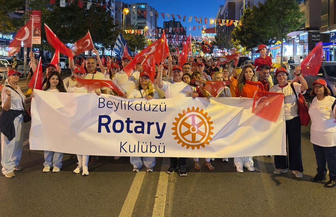 Beylikdüzü Rotary Brings Victory Day Spirit to the Streets - 1